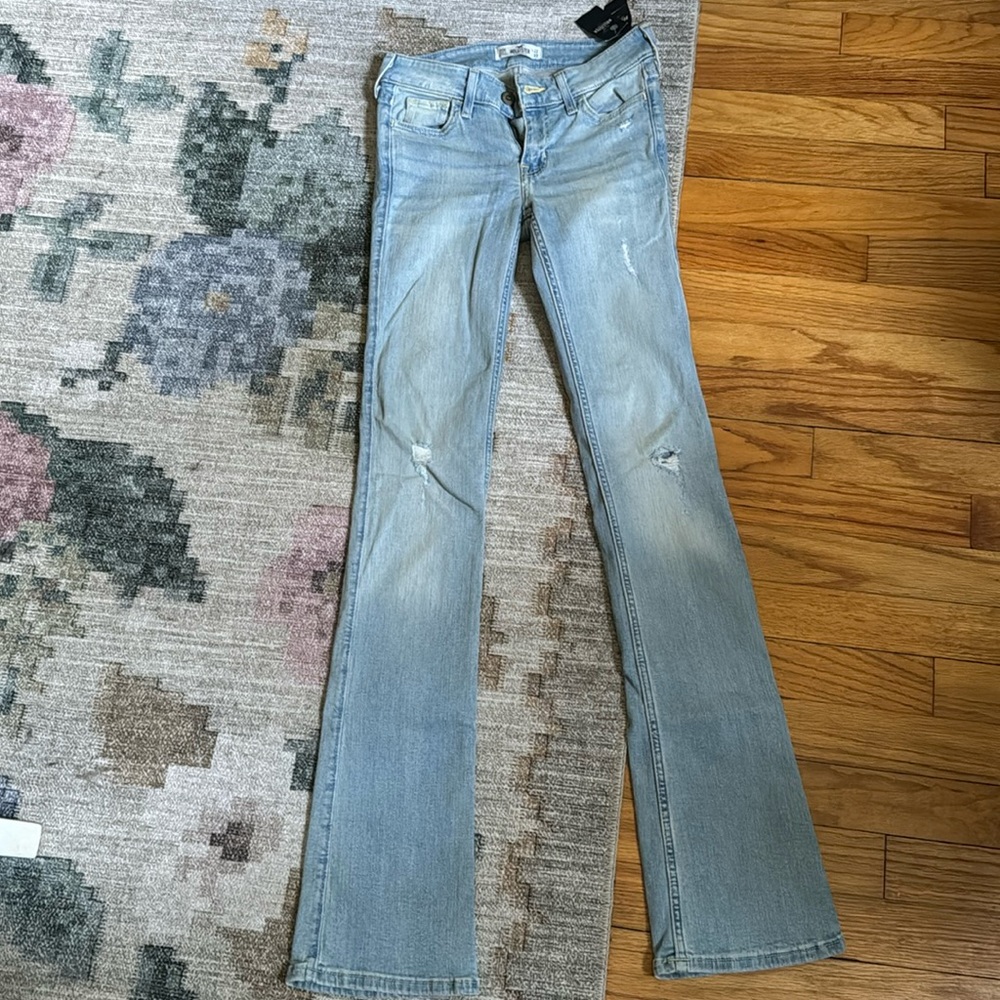 Hollister brand new the Hollister boot jeans